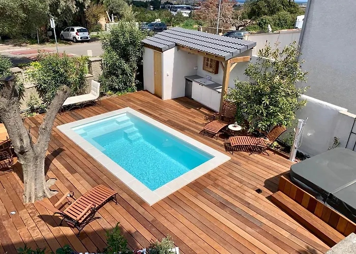 La Flamingo Toute Proche De La * Biguglia (Corsica)